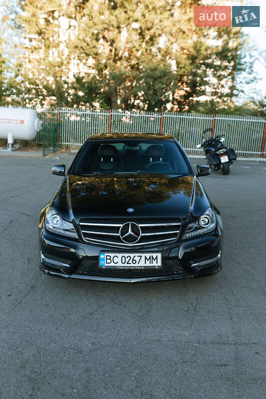 Седан Mercedes-Benz C-Class 2013 в Днепре