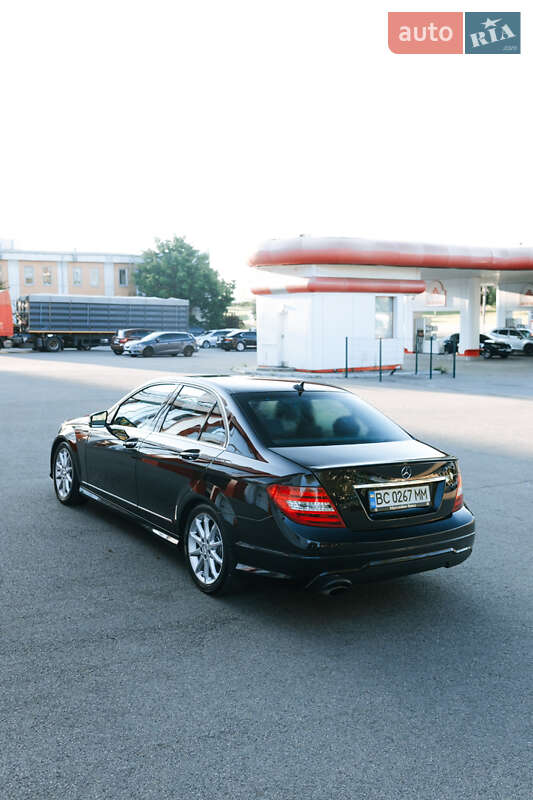 Седан Mercedes-Benz C-Class 2013 в Днепре