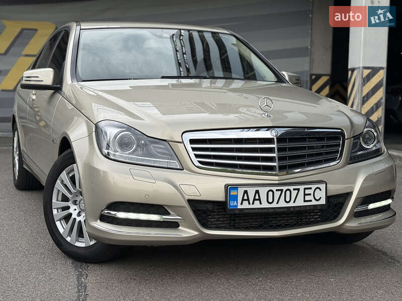 Седан Mercedes-Benz C-Class 2011 в 