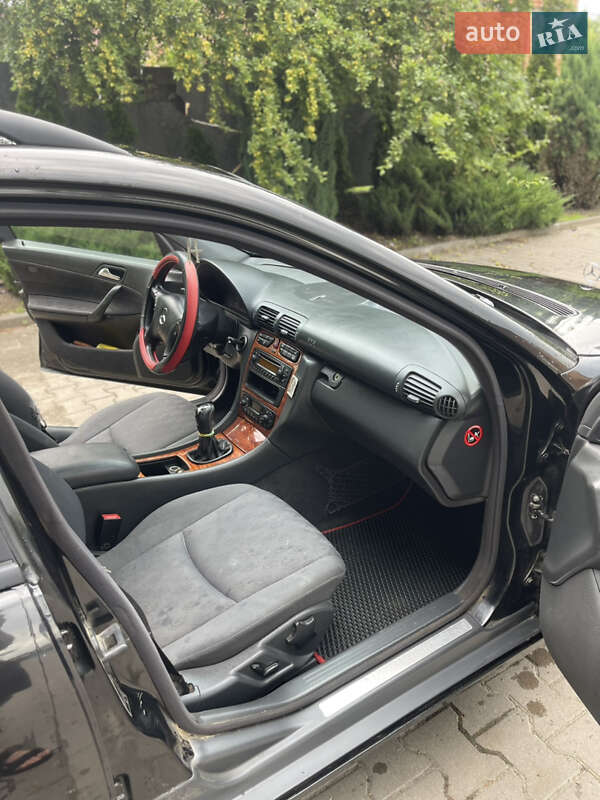 Универсал Mercedes-Benz C-Class 2002 в Черновцах