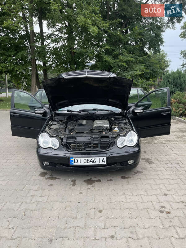 Универсал Mercedes-Benz C-Class 2002 в Черновцах