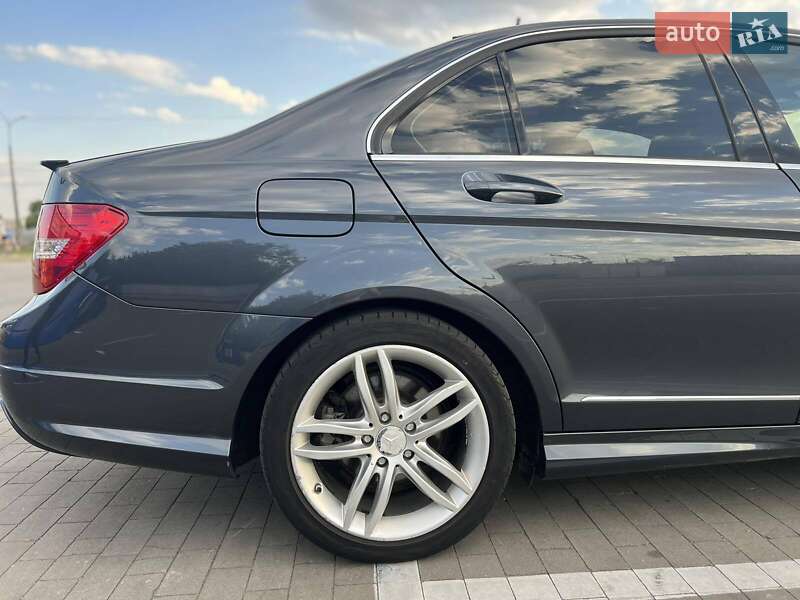 Седан Mercedes-Benz C-Class 2012 в Білій Церкві