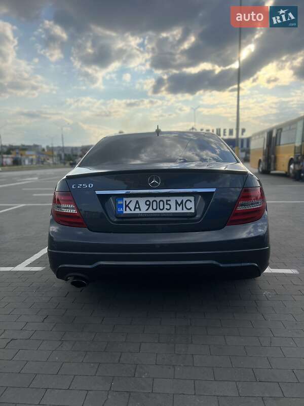 Седан Mercedes-Benz C-Class 2012 в Білій Церкві