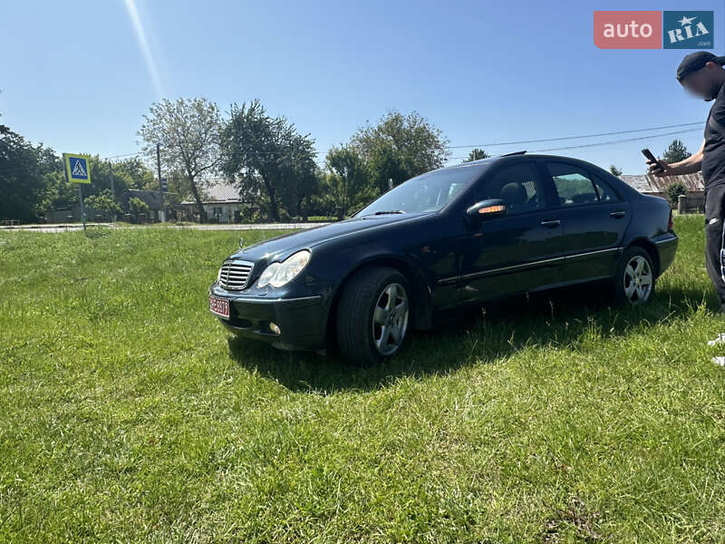 Седан Mercedes-Benz C-Class 2003 в Луцке