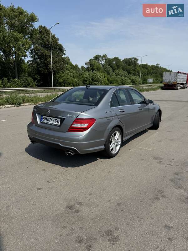 Седан Mercedes-Benz C-Class 2011 в Сумах