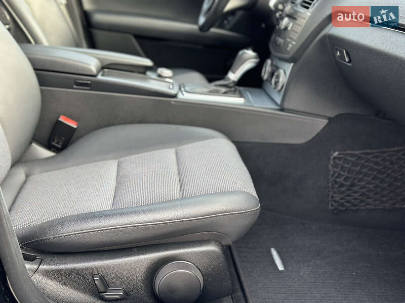 Седан Mercedes-Benz C-Class 2007 в Старокостянтинові