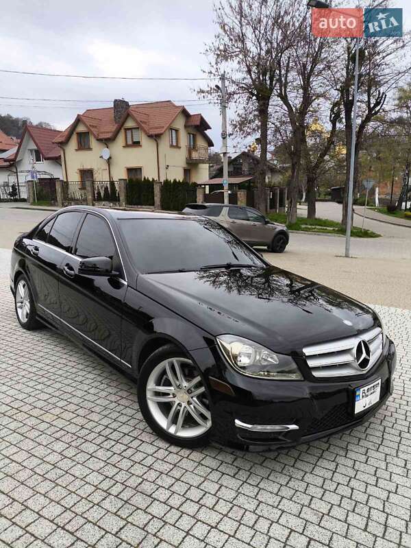 Седан Mercedes-Benz C-Class 2012 в 