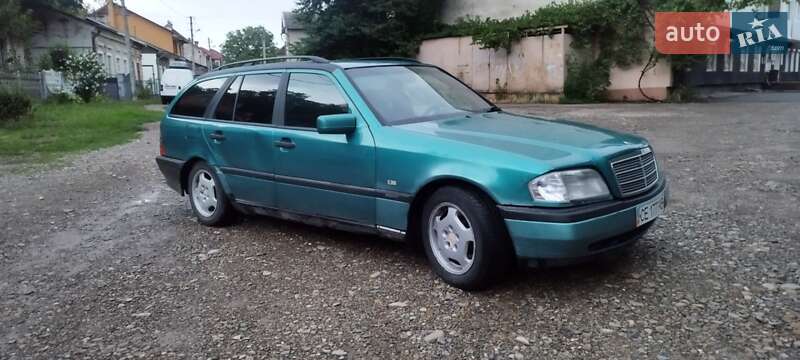 Універсал Mercedes-Benz C-Class 1996 в Чернівцях