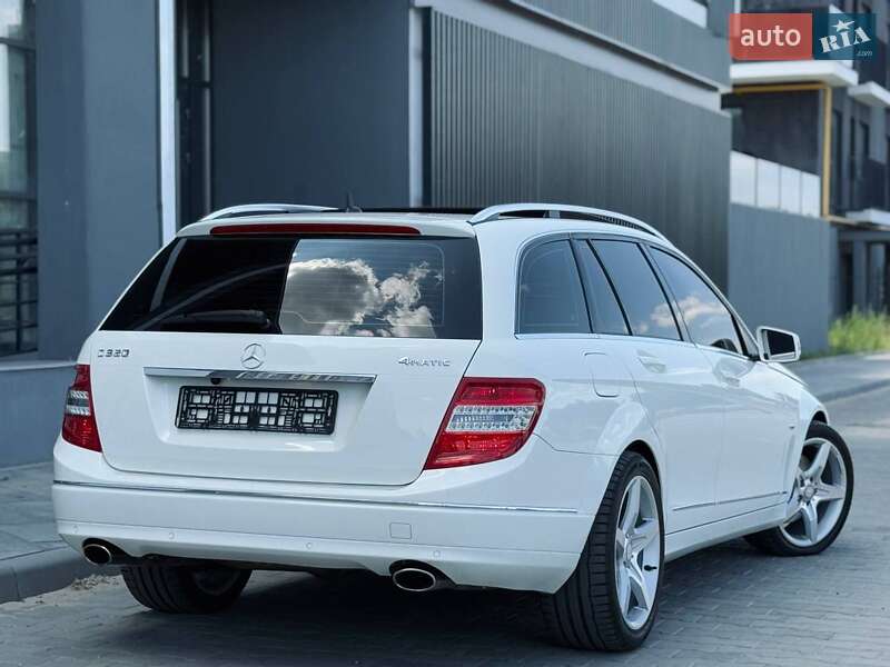 Універсал Mercedes-Benz C-Class 2009 в Києві