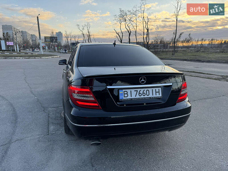 Седан Mercedes-Benz C-Class 2011 в Харькове
