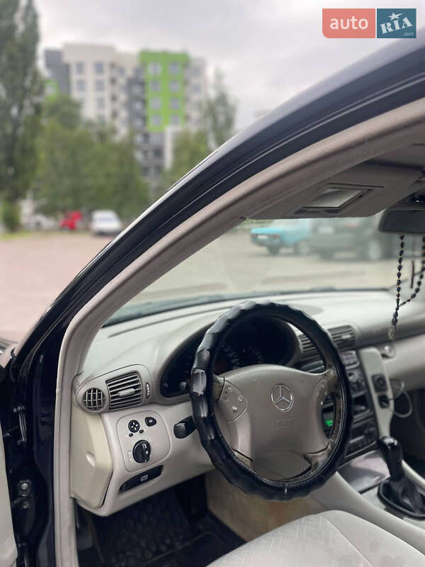 Седан Mercedes-Benz C-Class 2001 в Рівному