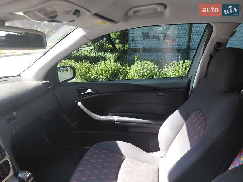 Купе Mercedes-Benz C-Class 2003 в Ромнах