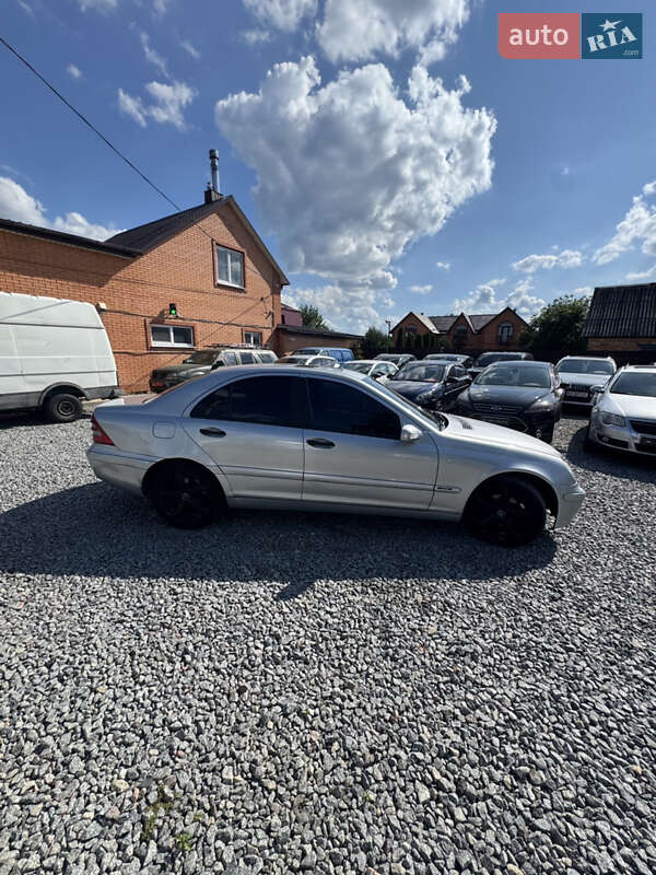 Седан Mercedes-Benz C-Class 2000 в Дергачах