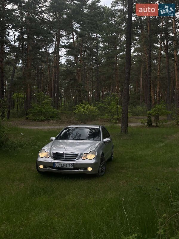 Седан Mercedes-Benz C-Class 2002 в Рава-Руській