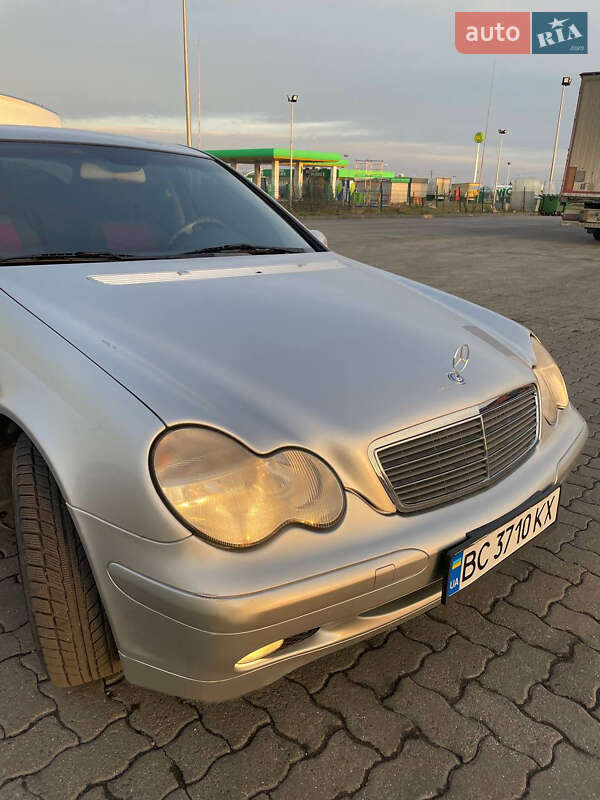Седан Mercedes-Benz C-Class 2002 в Рава-Руській