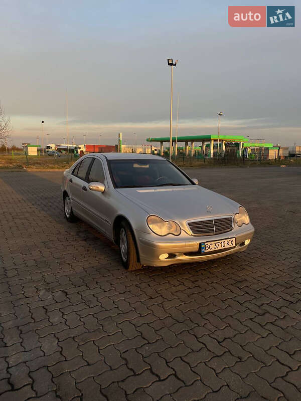 Седан Mercedes-Benz C-Class 2002 в Рава-Руській