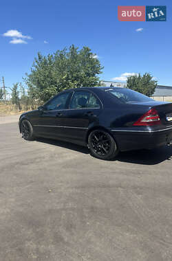 Седан Mercedes-Benz C-Class 2005 в 