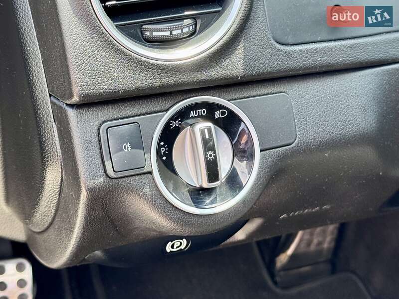 Універсал Mercedes-Benz C-Class 2012 в Стрию