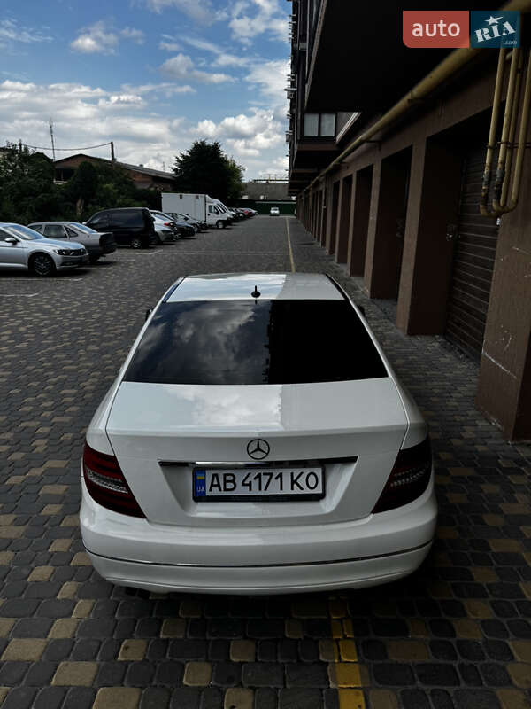 Седан Mercedes-Benz C-Class 2011 в Вінниці
