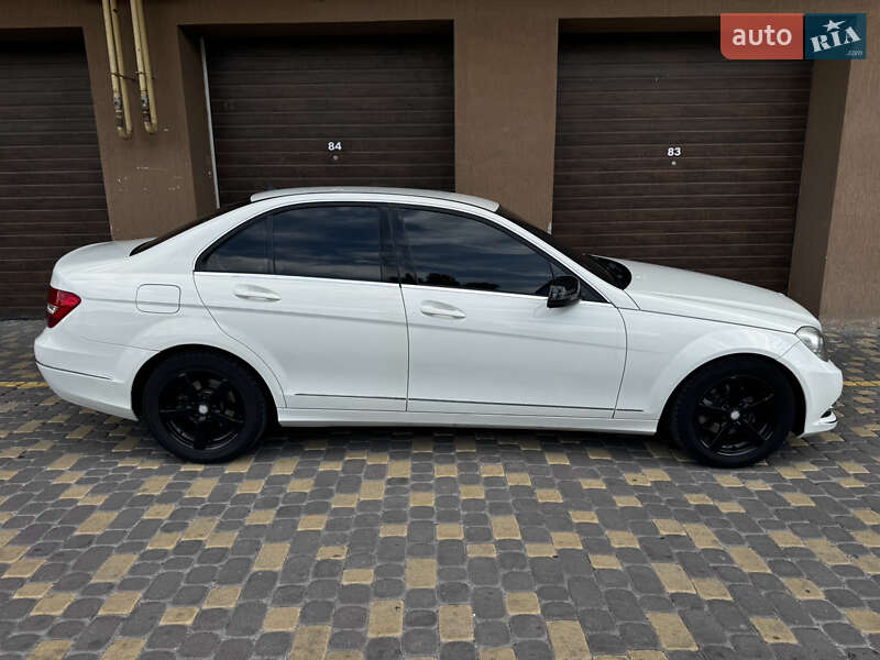 Седан Mercedes-Benz C-Class 2011 в Вінниці