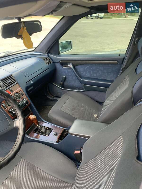 Седан Mercedes-Benz C-Class 1995 в Пустомытах