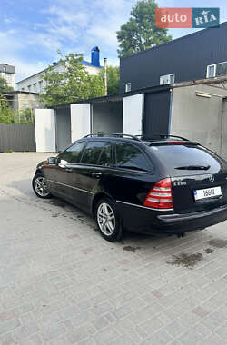Универсал Mercedes-Benz C-Class 2004 в 