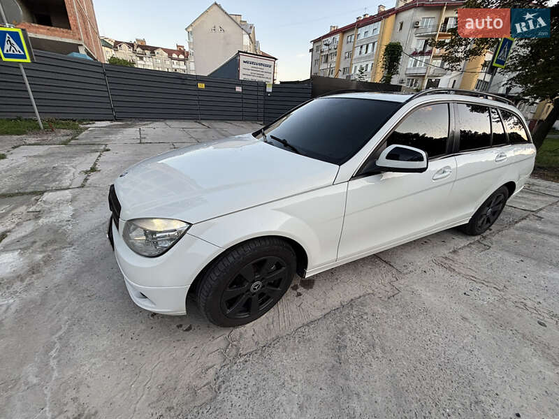 Универсал Mercedes-Benz C-Class 2008 в Львове
