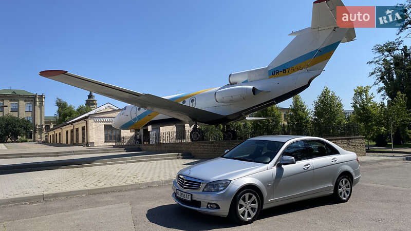 Седан Mercedes-Benz C-Class 2008 в Киеве