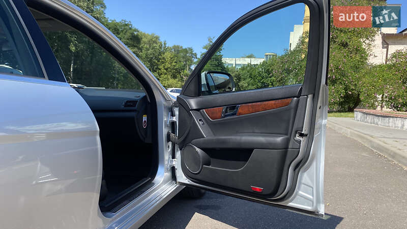 Седан Mercedes-Benz C-Class 2008 в Киеве