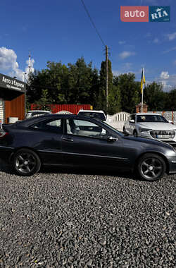 Купе Mercedes-Benz C-Class 2004 в 