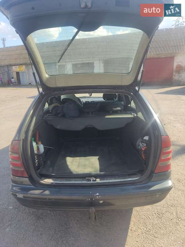 Універсал Mercedes-Benz C-Class 2002 в Узині