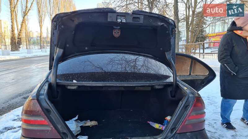 Седан Mercedes-Benz C-Class 2005 в Киеве