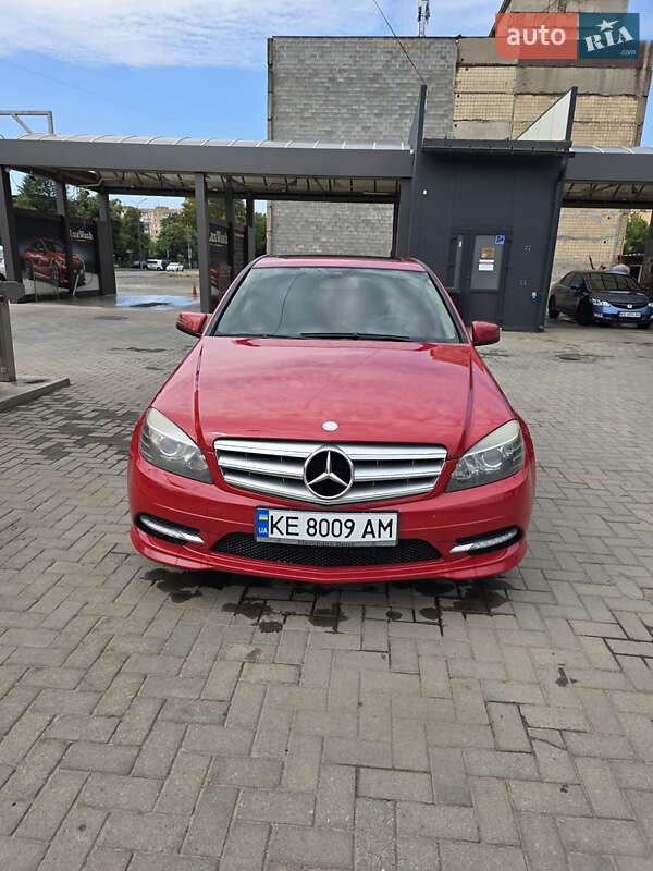 Mercedes-Benz C-Class 2011