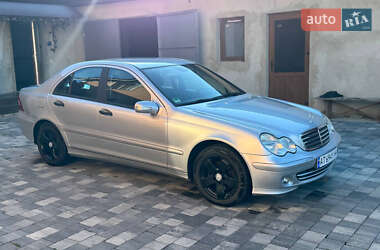 Седан Mercedes-Benz C-Class 2004 в Івано-Франківську