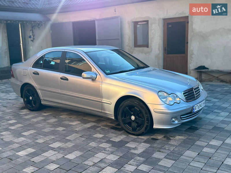 Седан Mercedes-Benz C-Class 2004 в Ивано-Франковске