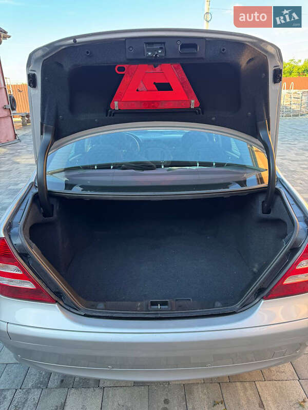 Седан Mercedes-Benz C-Class 2004 в Ивано-Франковске