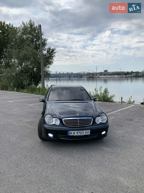 Седан Mercedes-Benz C-Class 2004 в Киеве фото 2 Седан Mercedes-Benz C-Class 2004 в Киеве