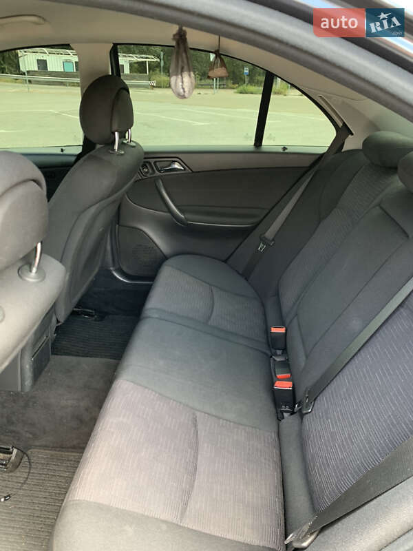 Седан Mercedes-Benz C-Class 2004 в Киеве фото 10 Седан Mercedes-Benz C-Class 2004 в Киеве