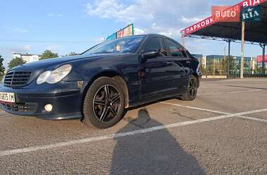 Седан Mercedes-Benz C-Class 2005 в Ровно