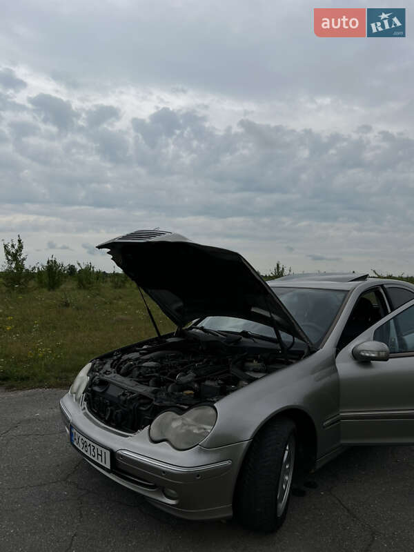 Седан Mercedes-Benz C-Class 2002 в Полонном