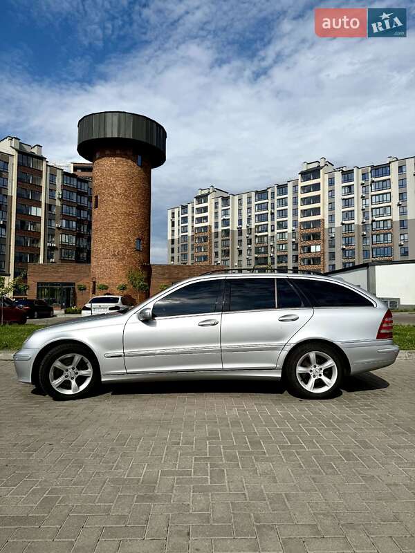 Універсал Mercedes-Benz C-Class 2004 в Житомирі