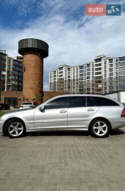 Универсал Mercedes-Benz C-Class 2004 в 