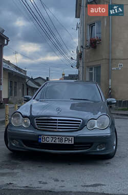 Седан Mercedes-Benz C-Class 2006 в Николаеве
