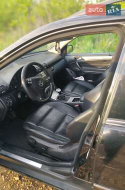 Универсал Mercedes-Benz C-Class 2004 в 