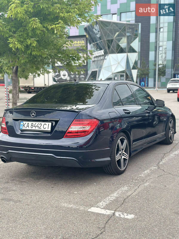 Седан Mercedes-Benz C-Class 2011 в Києві