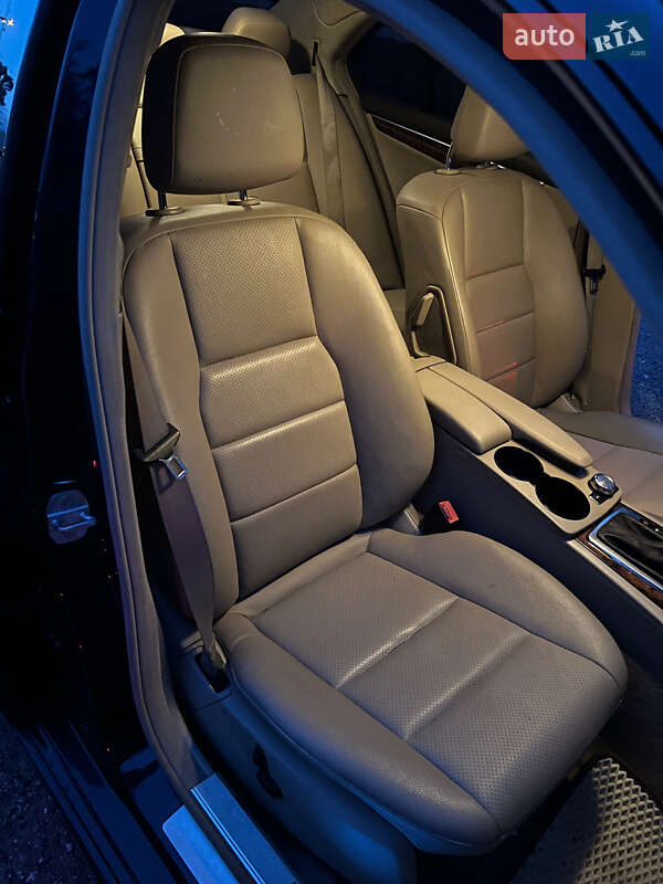Седан Mercedes-Benz C-Class 2011 в Києві