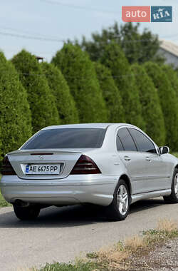 Седан Mercedes-Benz C-Class 2005 в 