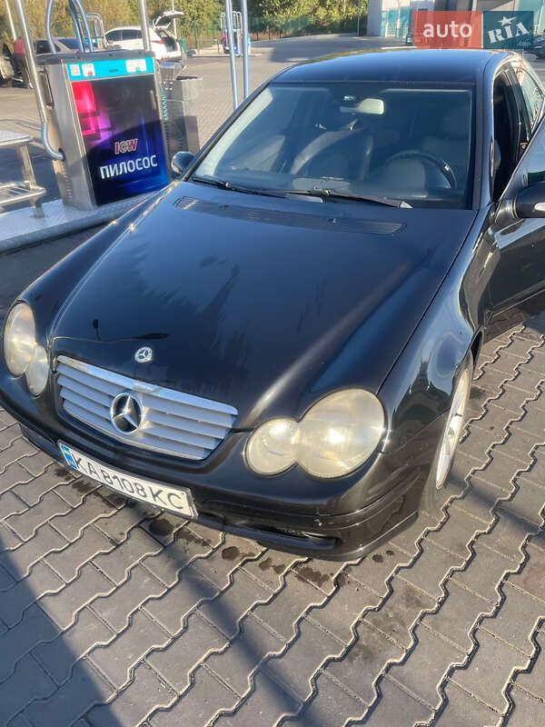 Купе Mercedes-Benz C-Class 2003 в Киеве