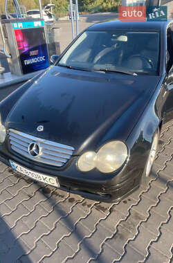Купе Mercedes-Benz C-Class 2003 в 
