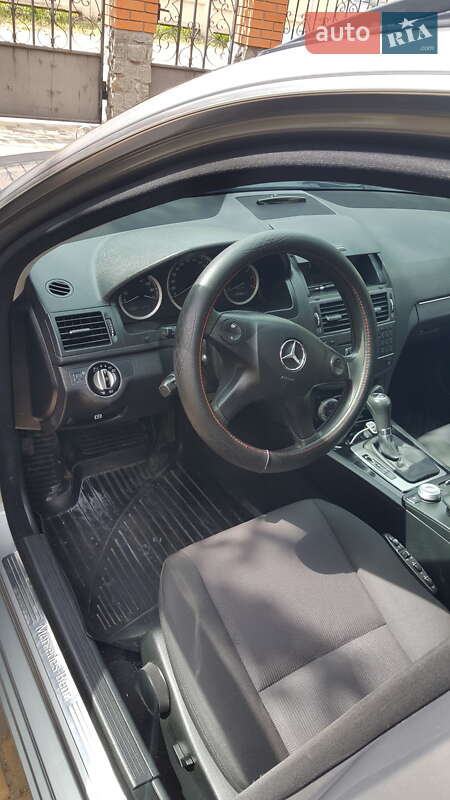 Mercedes-Benz C-Class 2010